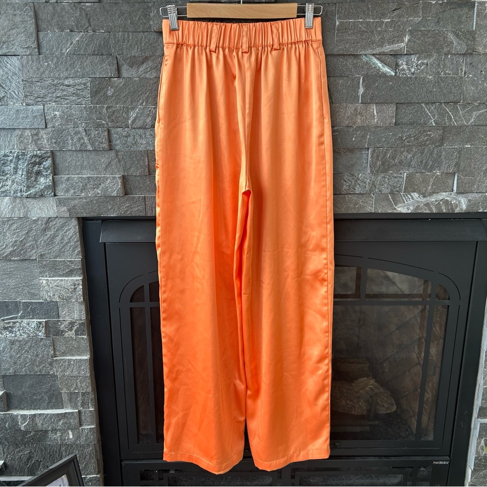 House of Harlow 1960 Orange Wide Leg Pants & Crop Top Set - Picture 7 of 10